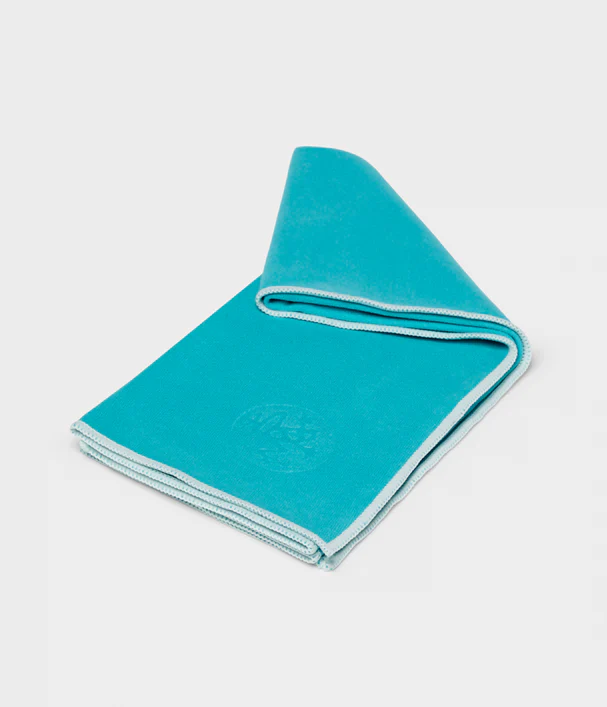 Manduka - Πετσέτα Χειρός - eQua® Hand Yoga Towel - Marina Διαστάσεις: 41cm x 67cm Βάρος 90γρ - mykarma.gr