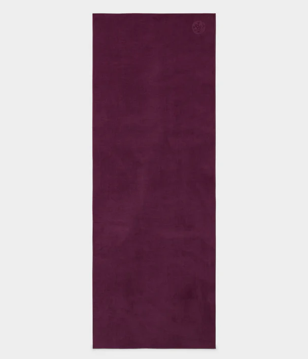 Manduka πετσέτα Στρώματος eQua® Yoga Towel - Acai 183 x 67 cm 400 g - mykarma.gr