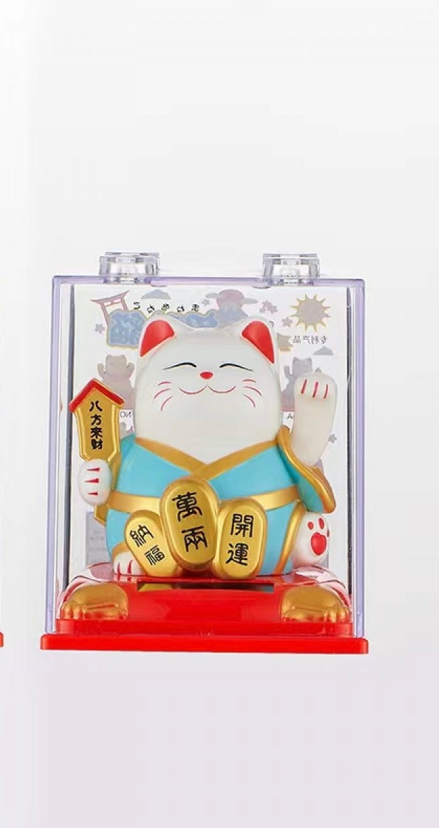 Maneki Lucky Cat - Σύμβολο καλής Τύχης & Πλούτου κουνάει το χέρι με τυχερά σύμβολα Διαστάσεις: 6,5 x 5 εκ - mykarma.gr