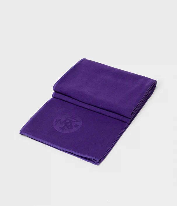 Manduka Πετσέτα Στρώματος  eQua® Yoga Towel - Passion Berry  183 x 67 cm  400 g - mykarma.gr