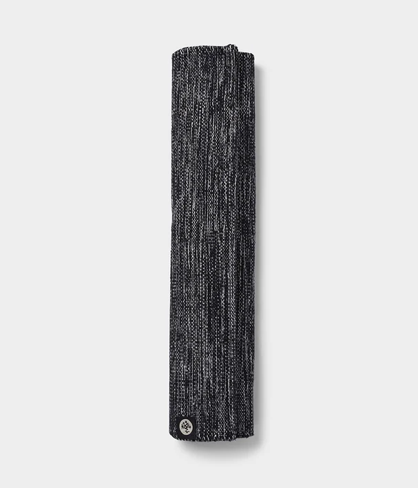 Manduka SHALA YOGA RUG - Χειροποίητο χαλάκι Yoga που διπλώνει - βαμβακι - Black Heather Βάρος: 1,1 kg Διαστάσεις: ≈180cm x 70cm - mykarma.gr