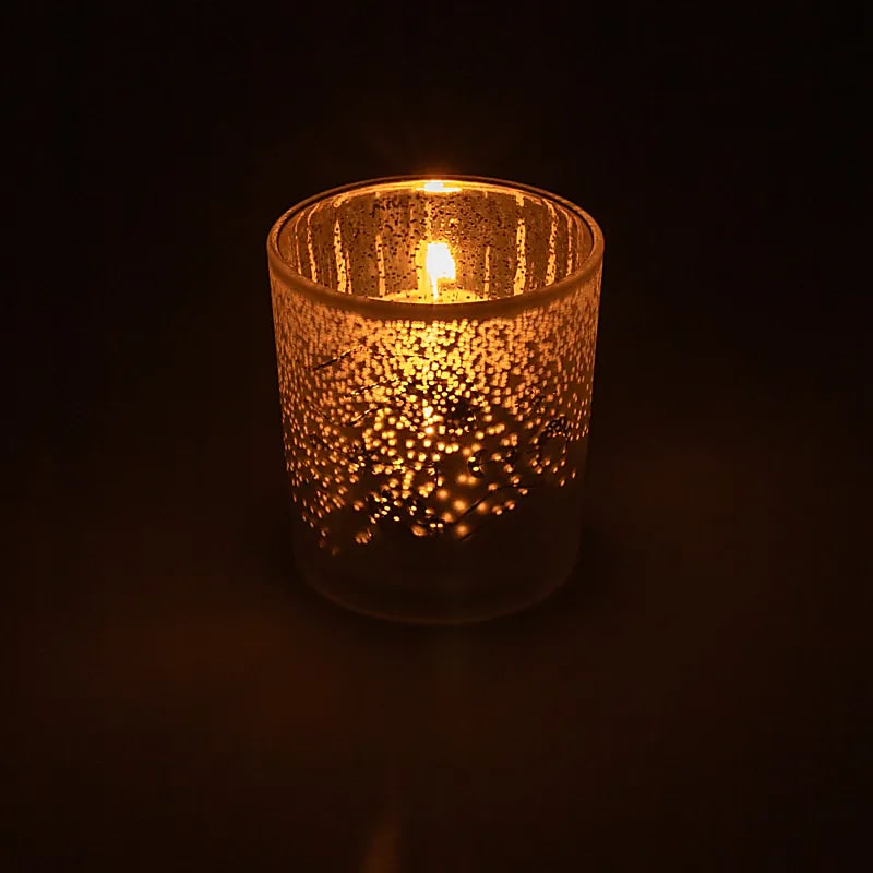 Γυάλινο Κηροπήγιο “Spiritual Hands” (Frosted / Metallic) Διαστάσεις: 7,3 x 8 cm