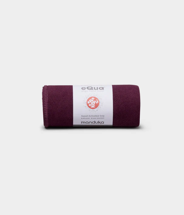 Manduka - Πετσέτα Χειρός - eQua® Hand Yoga Towel - Acai Διαστάσεις: 41cm x 67cm Βάρος: 90γρ - mykarma.gr