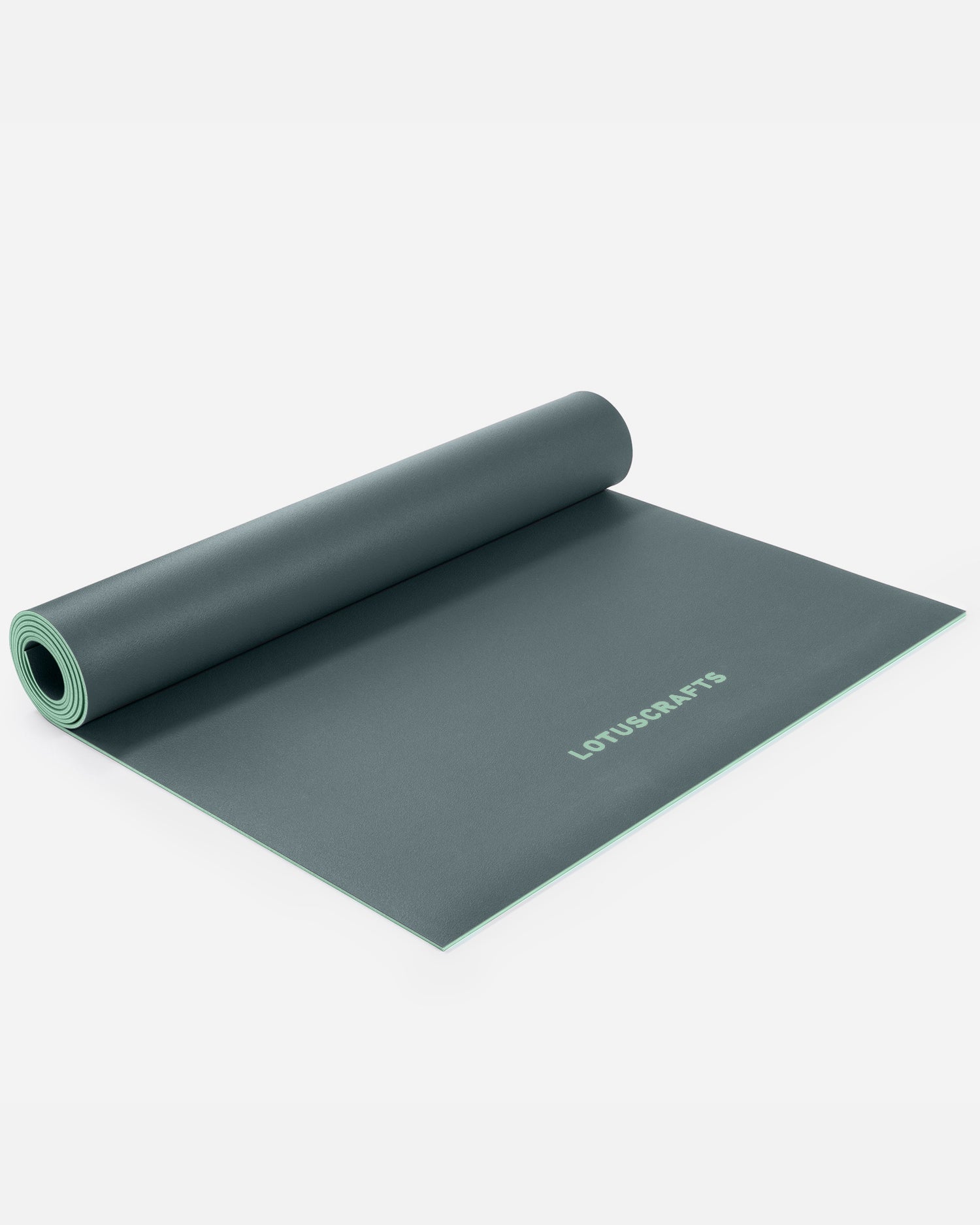 Lotuscrafts Yoga Mat ARISE | Αντιολισθητικό στρώμα Yoga από φυσικό καουτσούκ & 15% ανακυκλώσιμο λατέξ - Balsam Green Βάρος: 2kg Διαστάσεις: 185cm x 65cm Πάχος: 0,4cm - mykarma.gr