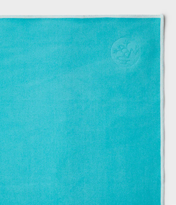 Manduka - Πετσέτα Χειρός - eQua® Hand Yoga Towel - Marina Διαστάσεις: 41cm x 67cm Βάρος 90γρ - mykarma.gr