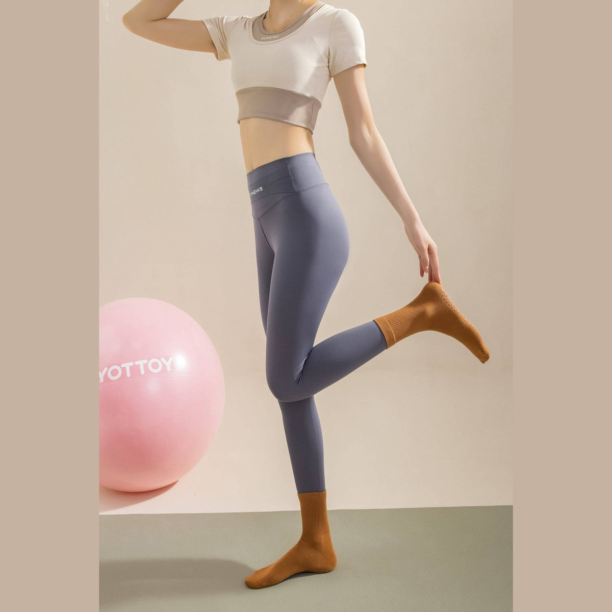 Αντιολισθητικές Κάλτσες - Non-Slip Socks Mid-Calf – Yoga & Pilates - ποικιλία χρωμάτων No 36-41 - mykarma.gr