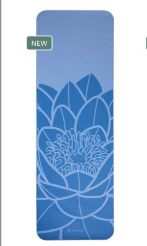 Gaiam Fitness mat - Στρώμα για Aerobic & Pilates με ιμάντα μεταφοράς - Lotus Flower Clear Sky Διαστάσεις: 172 cm x 61 cm Πάχος: 10 mm - mykarma.gr