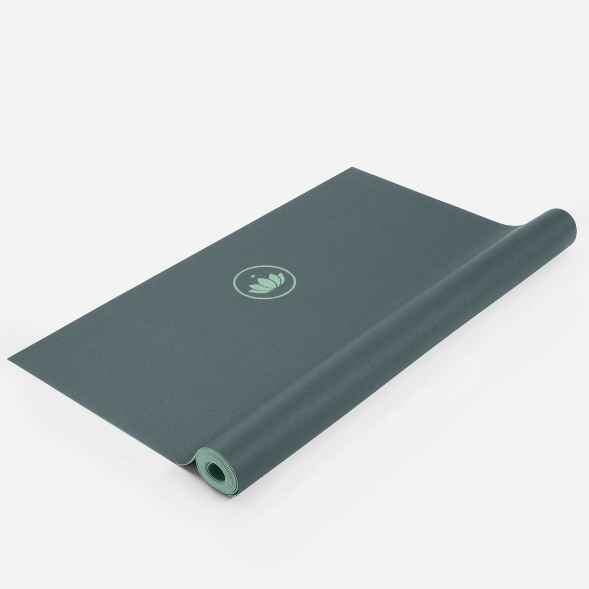 Lotuscrafts Travel Yoga Mat ARISE | Αντιολισθητικό στρώμα Yoga από φυσικό καουτσούκ & 15% ανακυκλώσιμο λατέξ - Balsam Green Βάρος: 1kg Διαστάσεις: 185cm x 65cm Πάχος: 0,13cm - mykarma.gr