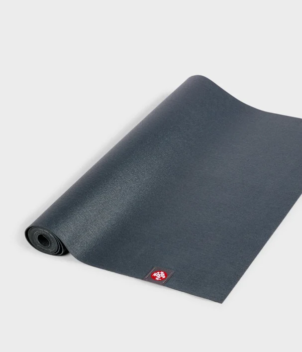 Long Στρώμα Manduka Travel eKO® superlite yoga mat - Charcoal (Grey) 1,5mm 200cm x 61cm 1,1kg