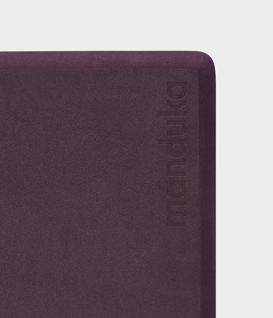Manduka Recycled Foam Yoga Block - Indulge •450γρ • 23 x 15 x 10 εκ - mykarma.gr