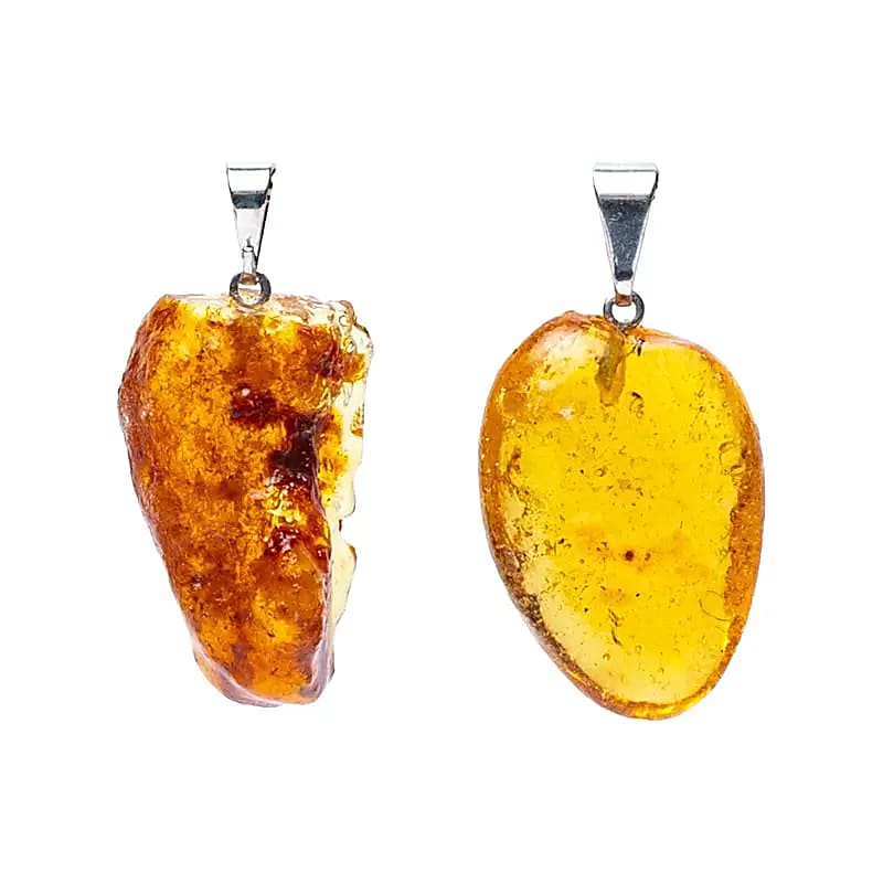 Κρεμαστό Μενταγιόν από Κεχριμπάρι (Amber) Διαστάσεις: 1,5 εκ (Η συσκευασία περιέχει 1 τεμάχιο) - mykarma.gr