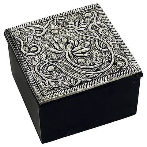 Μικρό Κουτί κοσμημάτων “Lotus”.Διαστάσεις: 6 × 6 × 4 cm Χρώμα:μαύρο - mykarma.gr