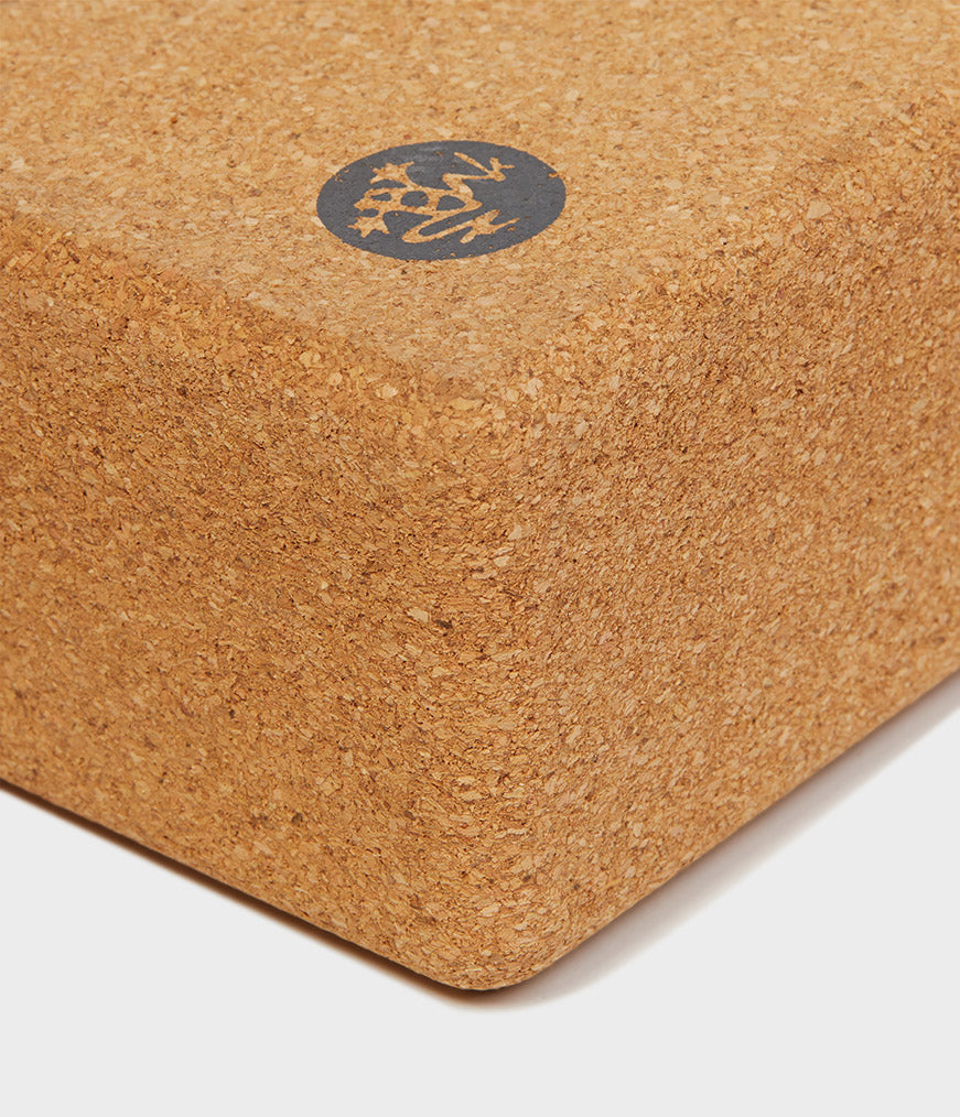 Yoga Manduka Lean Cork Yoga Block 22cmx11cmx7cm Βάρος:500gr - mykarma.gr