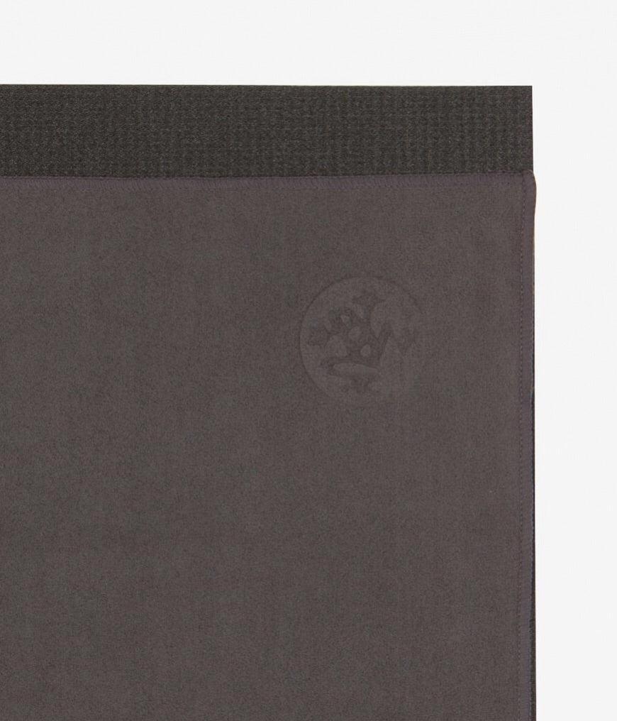 Manduka - Πετσέτα -eQua® Hand Yoga Towel - Thunder . Βάρος 90γρ. 41cm x 67cm - mykarma.gr