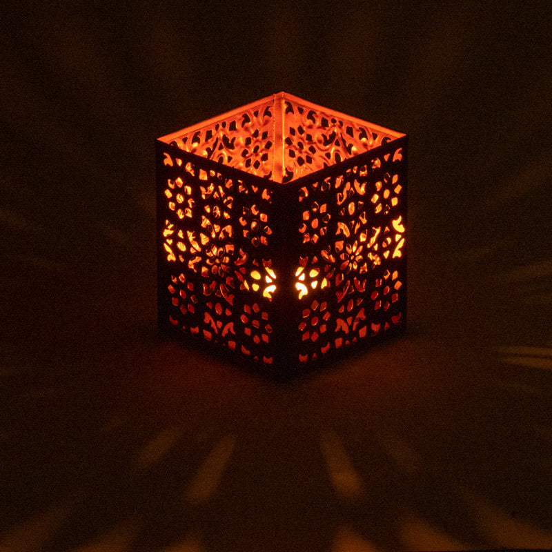 Ατμοσφαιρικό φωτισμό Λουλούδια - τετράγωνο. Διαστάσεις: 10 × 8 x 8,5 εκ - mykarma.gr