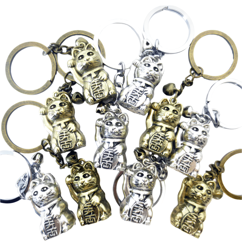 Μπρελόκ Lucky Cat Maneki - σε 2 χρώματα (η συσκευασία περιέχει 1 τεμάχιο) Διαστάσεις: 2x1 εκ - mykarma.gr