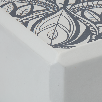 Gaiam -Yoga & Pilates block - Grey Sundial Point Διαστάσεις: 22,6 cm x 15 cm x 10 cm Βάρος: 180 g - mykarma.gr