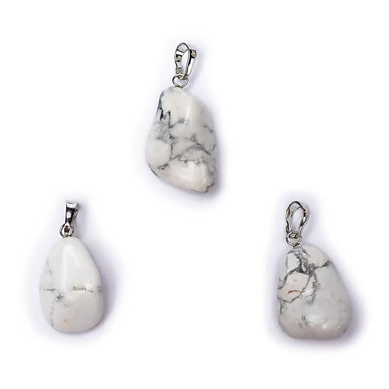 Κρεμαστό Μενταγιόν από Λευκό Χαολίτη (White Howlite) Διαστάσεις: 2 εκ (Η συσκευασία περιέχει 1 τεμάχιο) - mykarma.gr