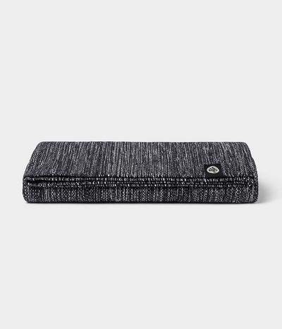 Manduka SHALA YOGA RUG - Χειροποίητο χαλάκι Yoga που διπλώνει - βαμβακι - Black Heather Βάρος: 1,1 kg Διαστάσεις: ≈180cm x 70cm - mykarma.gr