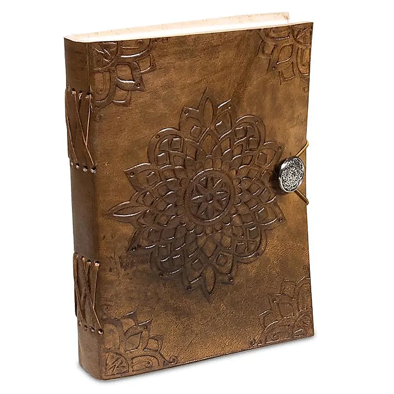 Δερμάτινο Σημειωματάριο/Notebook “Mandala” Μέγεθος: 12.5x17.5x3 cm - mykarma.gr