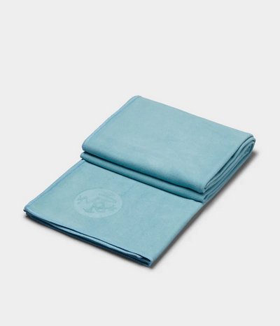 Manduka πετσέτα Στρώματος eQua® Yoga Towel - Blue Lotus  183 x 67 cm   400 g - mykarma.gr