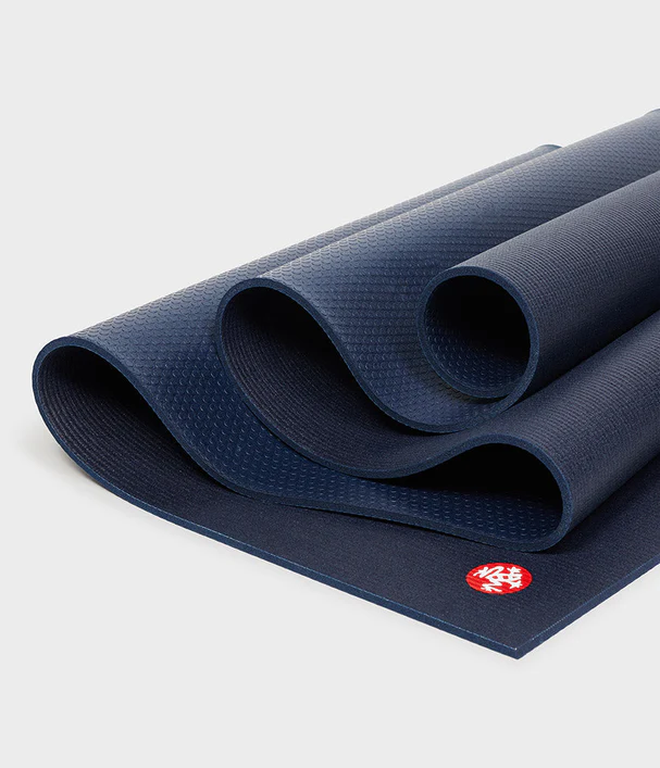 Long Στρώμα Yoga Mat Manduka pro® yoga mat - Midnight  6mm Διαστάσεις: 215cm x 66cm  4,3 kg - mykarma.gr