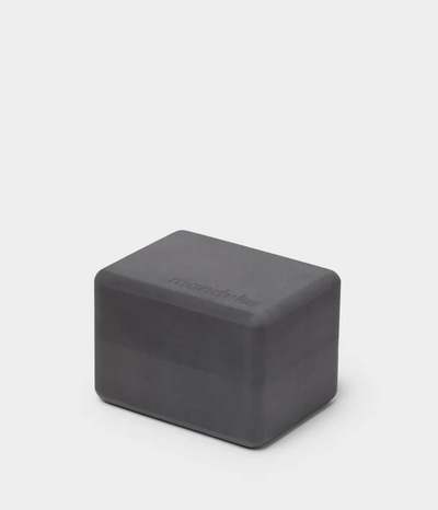 Manduka Recycled Foam Yoga Mini Travel Block - Thunder  •200γρ  • 10 x 11,5 x 15 εκ - mykarma.gr