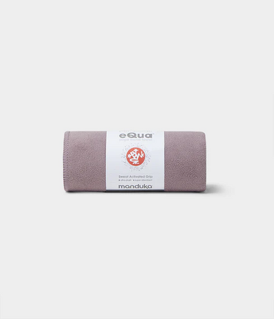 Manduka - Πετσέτα Χειρός - eQua® Hand Yoga Towel - Elderberry Διαστάσεις: 41cm x 67cm Βάρος: 90γρ - mykarma.gr