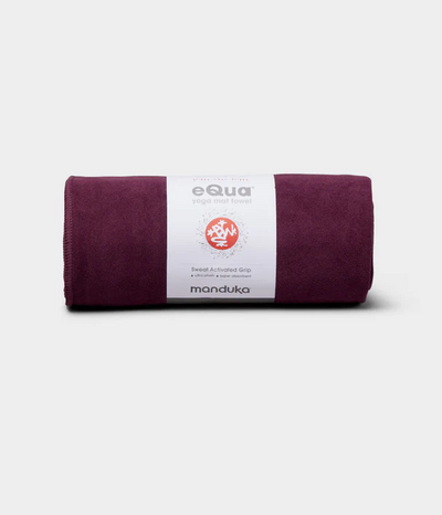 Manduka πετσέτα Στρώματος eQua® Yoga Towel - Acai   183 x 67 cm  400 g - mykarma.gr