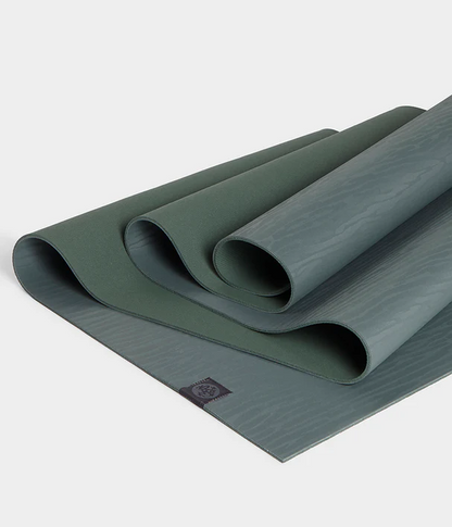 Στρώμα Yoga Manduka  eko®lite yoga mat - Deep Sage  2.9 kg  180 cm x 61 cm  4 mm