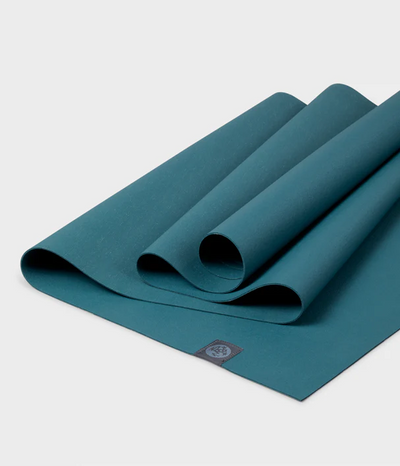 Νέο Στρώμα Manduka Travel eKO® superlite yoga mat - Deep Sage  1,5mm 180cm x 60cm 1kg - mykarma.gr