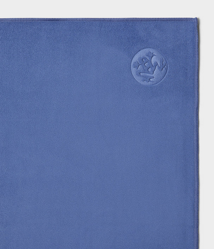 Manduka - Πετσέτα Χειρός - eQua® Hand Yoga Towel - Moon Διαστάσεις: 41cm x 67cm Βάρος: 90γρ - mykarma.gr