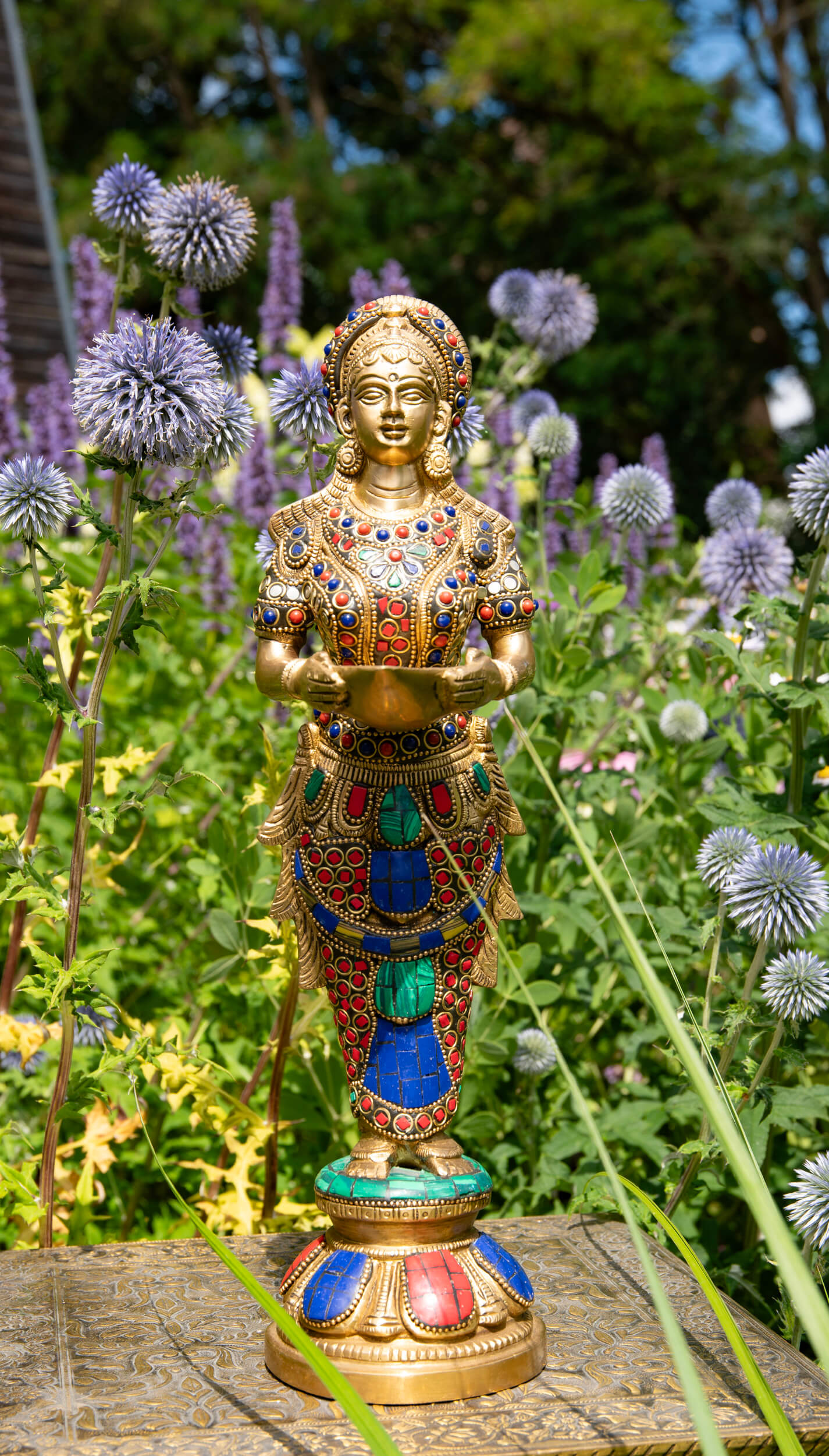 Άγαλμα Lakshmi – χειροποίητο άγαλμα από ορείχαλκο με πέτρες 36εκ - 2,8κ - mykarma.gr