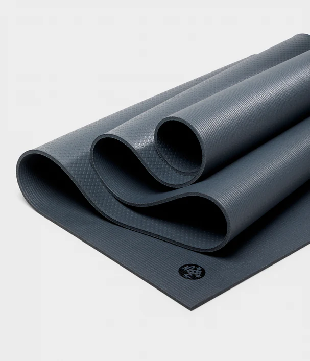 Στρώμα Yoga Mat Manduka pro® yoga mat - Black Thunder  6mm Διαστάσεις: 180cm x 66cm  3,4 kg - mykarma.gr