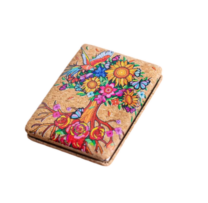 Συμπαγής καθρέφτης με εξωτερική επένδυση από φελλό & εκτύπωση «Δέντρο της Ζωής» Διαστάσεις: 8 x 6 cm - mykarma.gr