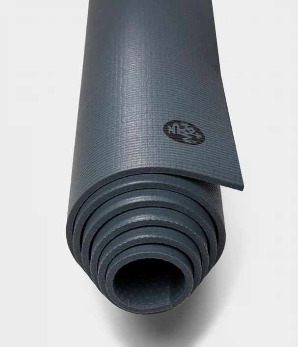 Στρώμα Yoga Mat Manduka pro® yoga mat - Black Thunder  6mm Διαστάσεις: 180cm x 66cm  3,4 kg - mykarma.gr