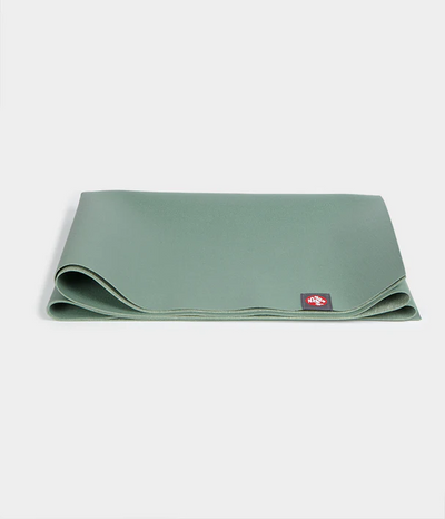 Νέο Στρώμα Manduka Travel eKO® superlite yoga mat - Leaf Green   1,5mm  180cm x 60cm  1kg - mykarma.gr