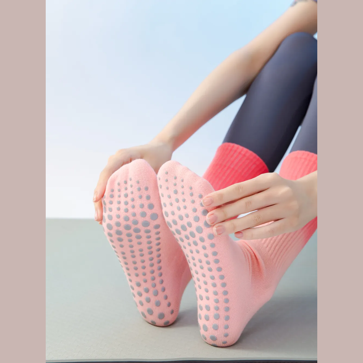 Αντιολισθητικές Ψηλές Κάλτσες - Tie-Dye Non-Slip Socks – Yoga & Pilates - ποικιλία χρωμάτων  No 37-43 - mykarma.gr