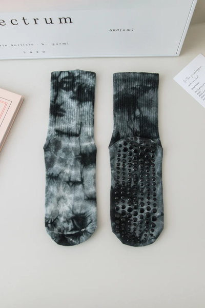 Αντιολισθητικές Ψηλές Κάλτσες - Tie-Dye Non-Slip Socks – Yoga & Pilates No 36-41 - mykarma.gr