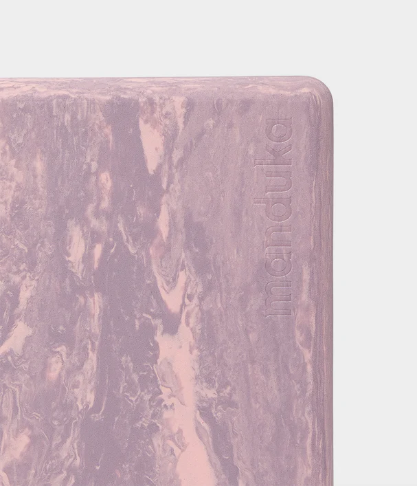 Manduka Recycled Foam Yoga Block - Cherry Blossom Marble  •450γρ  • 23 x 15 x 10 εκ - mykarma.gr