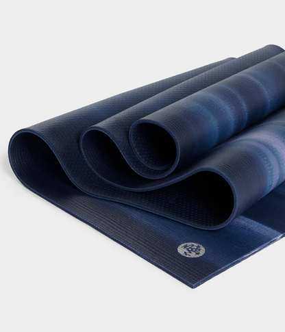 Στρώμα Yoga Mat Manduka pro® yoga mat - Midnight LE  6mm Διαστάσεις: 180cm x 66cm  3,4 kg