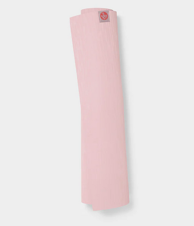 Στρώμα Yoga Manduka  eko®lite yoga mat - Cherry Blossom Purple  2.9 kg  180 cm x 61 cm  4 mm - mykarma.gr