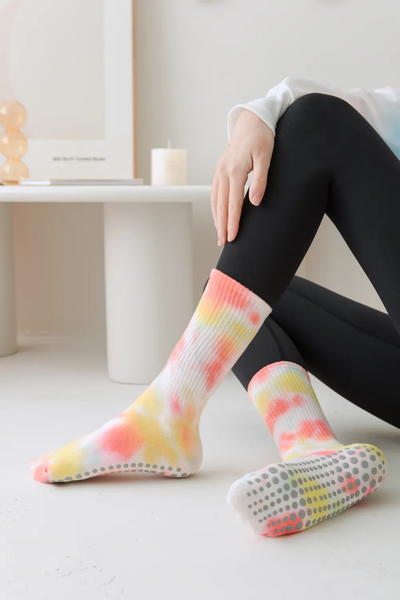 Αντιολισθητικές Ψηλές Κάλτσες - Tie-Dye Non-Slip Socks – Yoga & Pilates No 36-41 - mykarma.gr