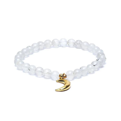 Βραχιόλι Φεγγαρόπετρα (Moonstone) με γούρι σε σχήμα μισοφέγγαρου - ελαστικό με χάντρες των 0,5 εκ - mykarma.gr