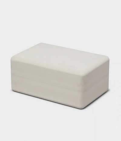 Manduka Recycled Foam Yoga Block - Linen  •450γρ  • 23 x 15 x 10 εκ - mykarma.gr
