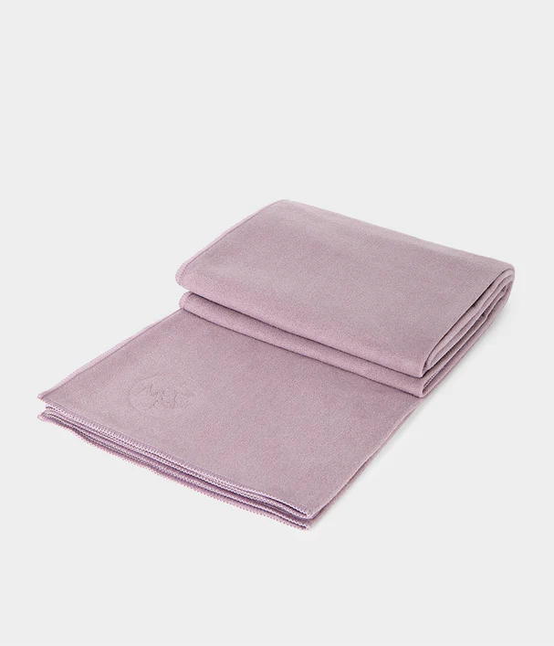 Manduka πετσέτα Στρώματος eQua® Yoga Towel - Elderberry  183 x 67 cm   400 g - mykarma.gr
