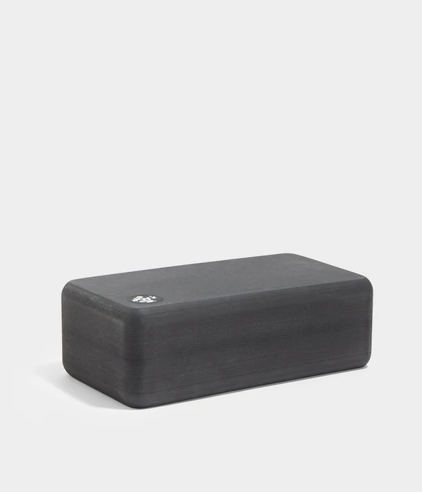 Manduka Lean Recycled Foam Yoga Block - Thunder  •270γρ  • 22 cm x 7 cm x 11 cm