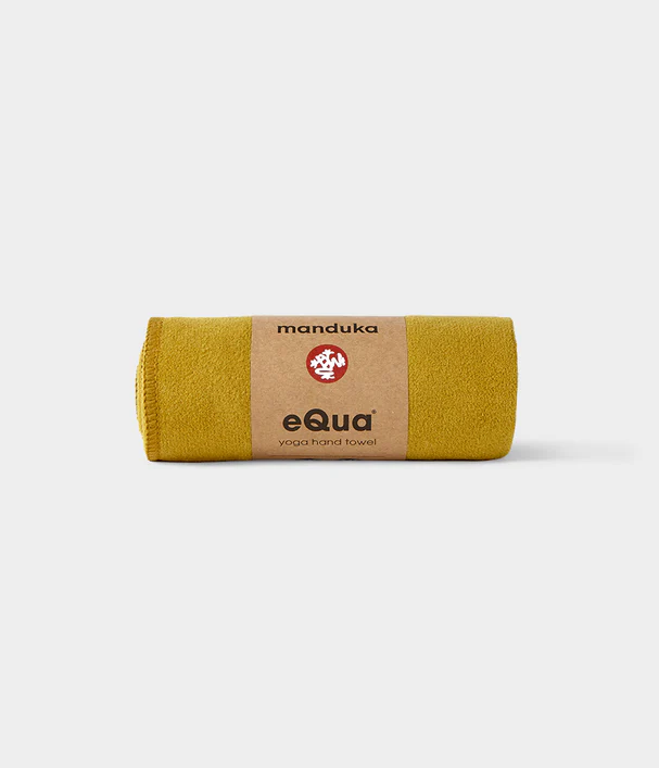 Manduka - Πετσέτα Χειρός - eQua® Hand Yoga Towel - Deep Sol Διαστάσεις: 41cm x 67cm Βάρος: 90γρ - mykarma.gr