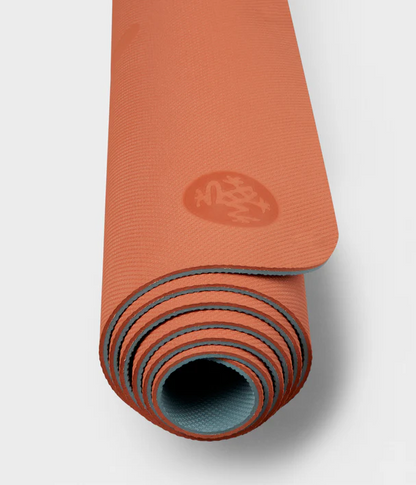 Στρωμα με γραμμή - Manduka Begin Yoga Mat - Clay Lotus Root Βάρος: 1,1 kg Διαστάσεις: 172 x 61 x 5mm - mykarma.gr