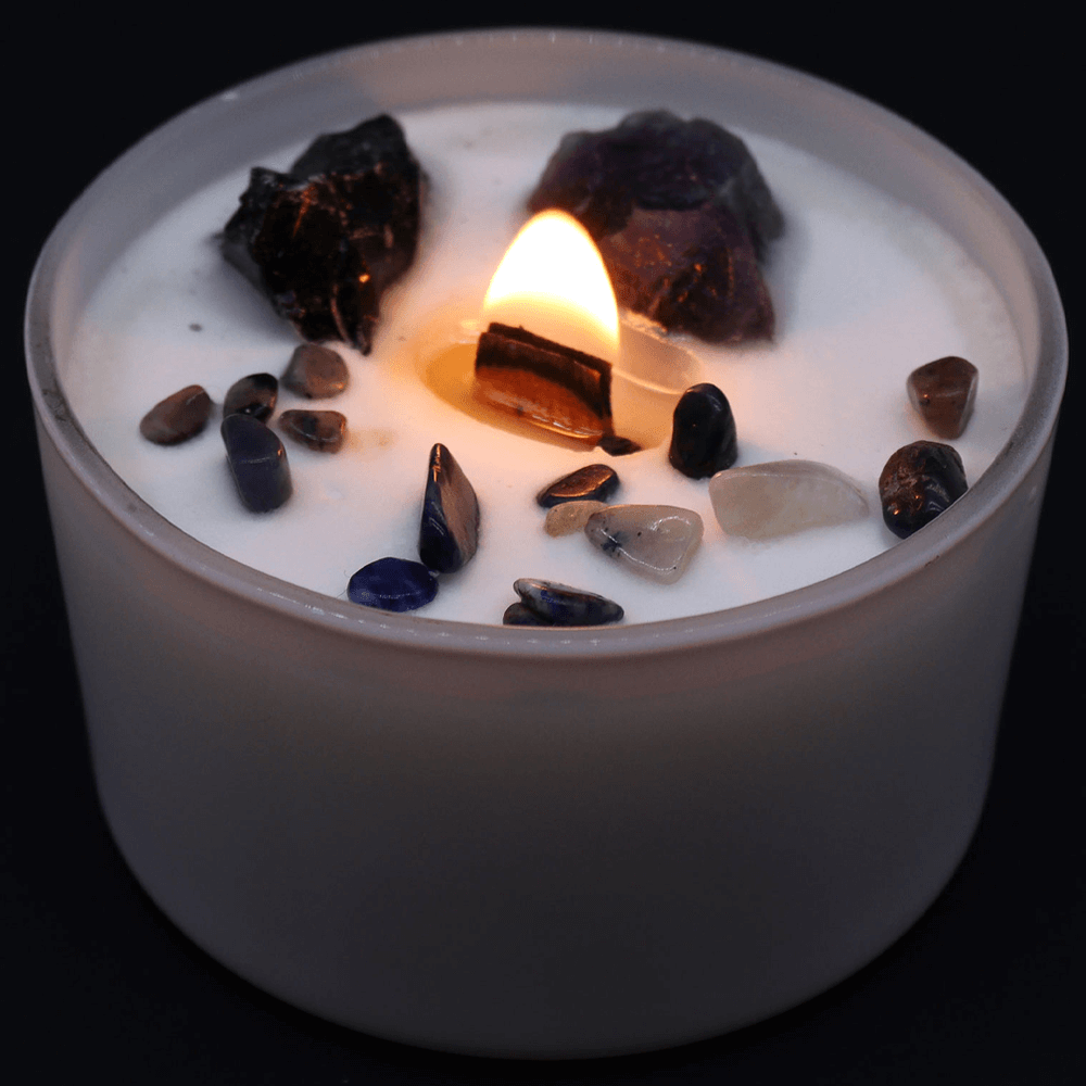 Αρωματικό Κερί 3o Chakra Solar Plexus Manipura «Deep in the Forest» με κύριο άρωμα Agarwood  & ημιπολύτιμους λίθους Αμέθυστο & Μαύρο Αχάτη Χρόνος καύσης ±17 ώρες - mykarma.gr